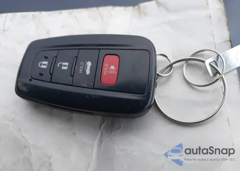 2022 Toyota Camry Le Hybrid z USA, uszkodzony, nr VIN 4T1C31AK7NU586668